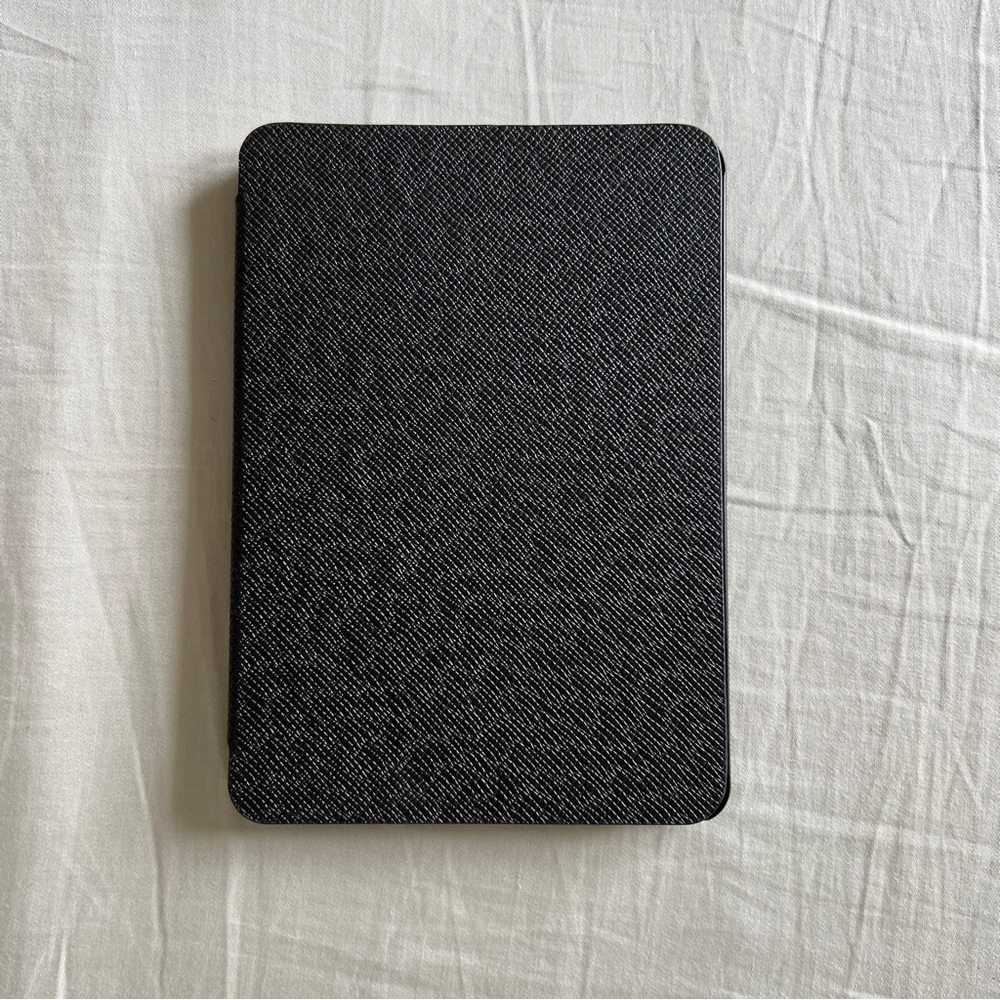 *SOLD* 6” Kindle Paperwhite Black Case